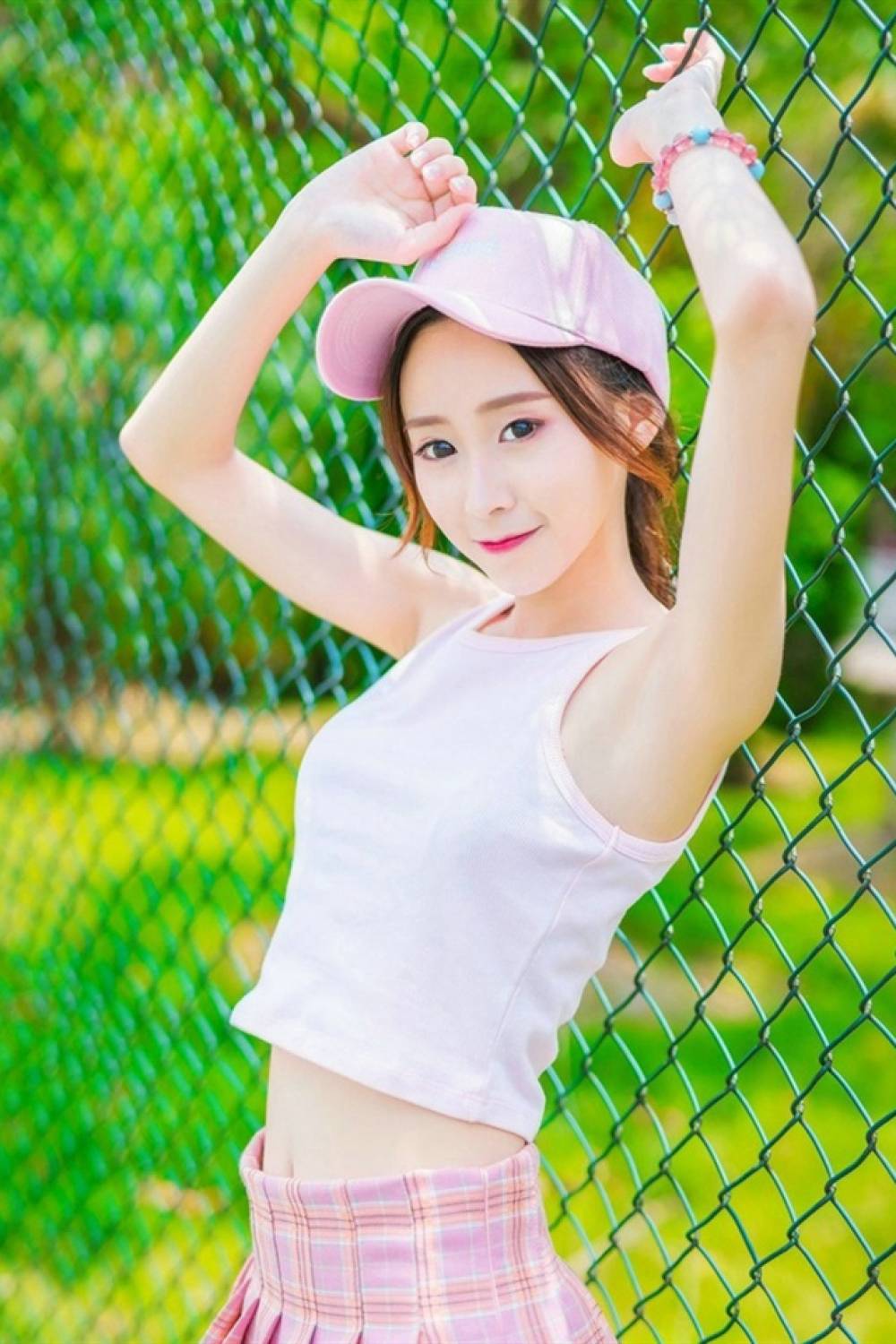 清纯网球美女俏皮写真手机壁纸下载_高清手机壁纸图片大全图片