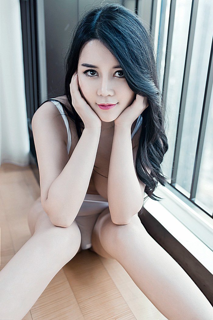 丁裤女神Sukki圣诞贺礼翘巨臀秀诱惑图片
