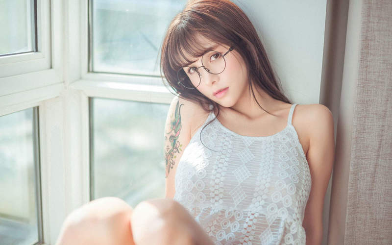 胸部可爱美女纹身图案图片 胸部可爱美女纹身图案图片