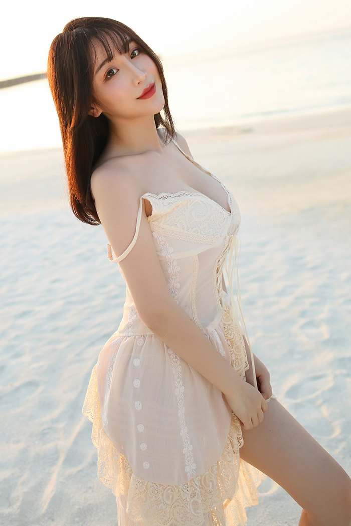 白色美女内衣展示尤物杨晨晨浴缸边卖弄风情撩人心魂写真壁纸图片
