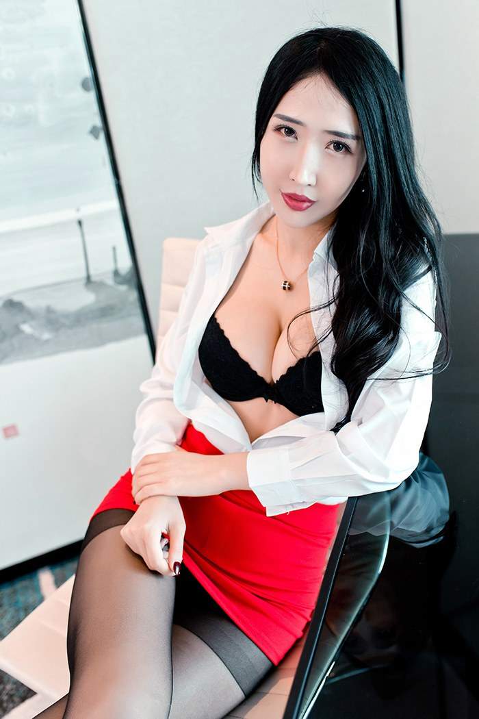 轻熟御姐玫瑰曲线爆满丰乳肥臀贺新春壁纸高清图写真图片图片