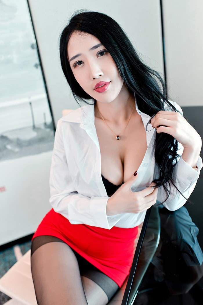 轻熟御姐玫瑰曲线爆满丰乳肥臀贺新春壁纸高清图写真图片图片