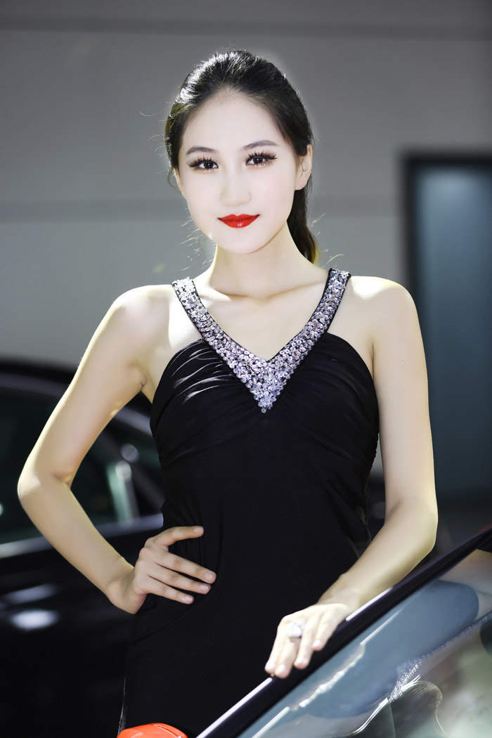 2019年济南车展香车爆棚美女写真图集图片