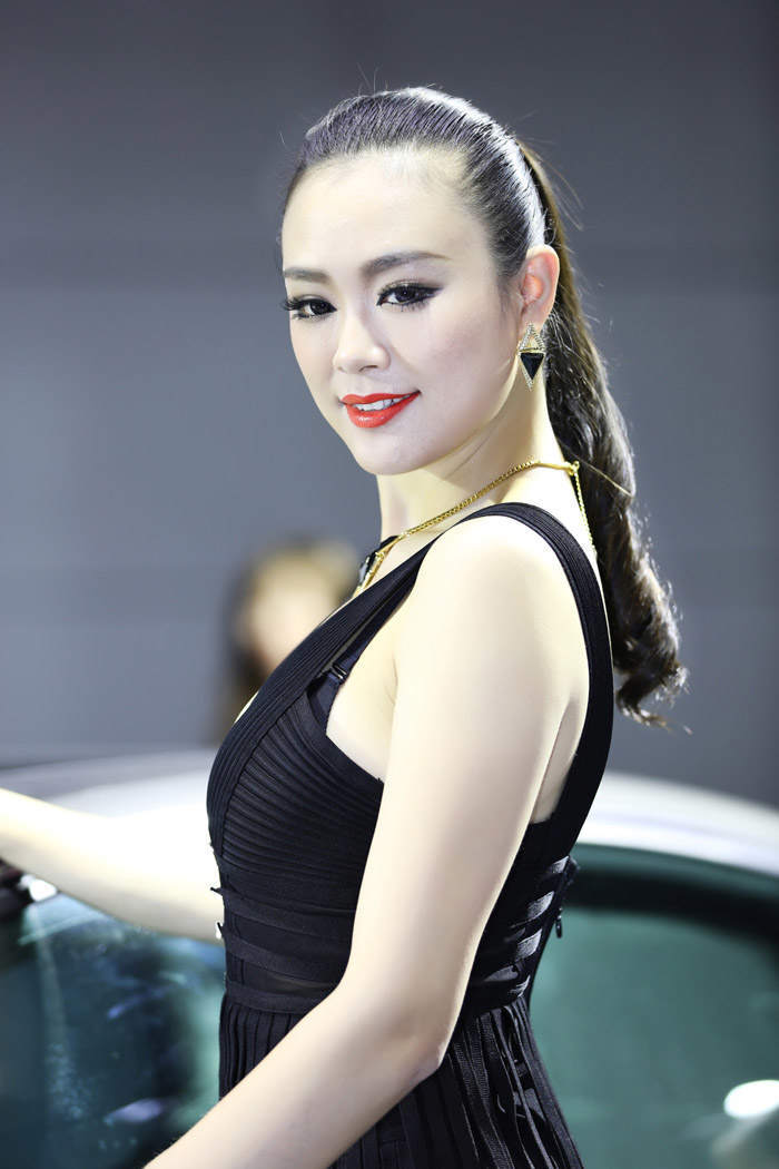 2019年济南车展香车爆棚美女写真图集图片