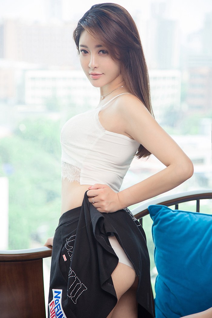 [极品mm]尤果性感琪妹子丰乳肥臀小蛮腰想抱抱室内写真图片图片