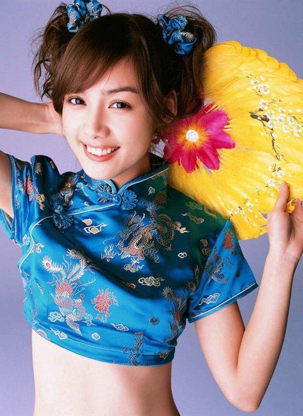 超女陈怡演绎另类性感旗袍图片