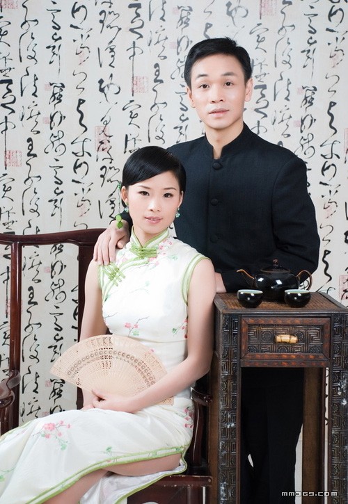 超女陈怡演绎另类性感旗袍图片