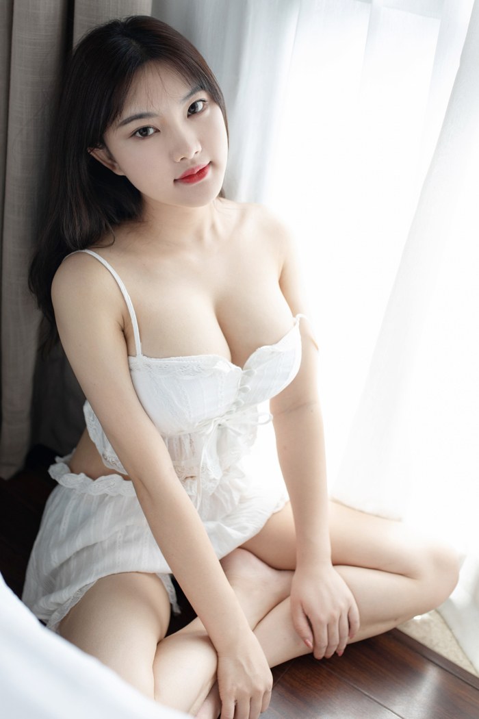 内地火辣尤物周于希长腿高跟等你品尝美女主播写真摄影图片图片