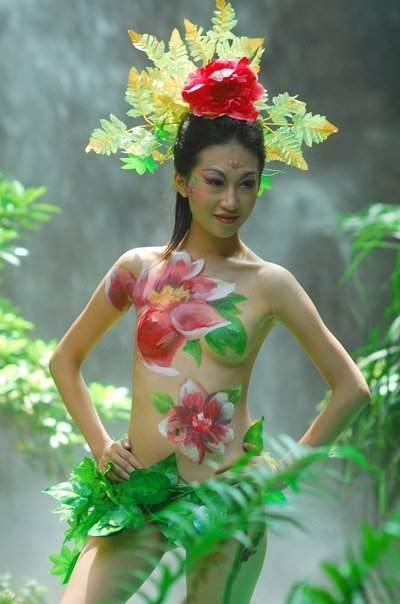 美女彩绘图片
