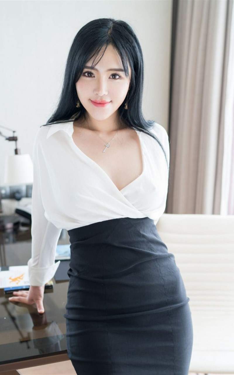 制服女子图片