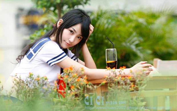 制服女子图片