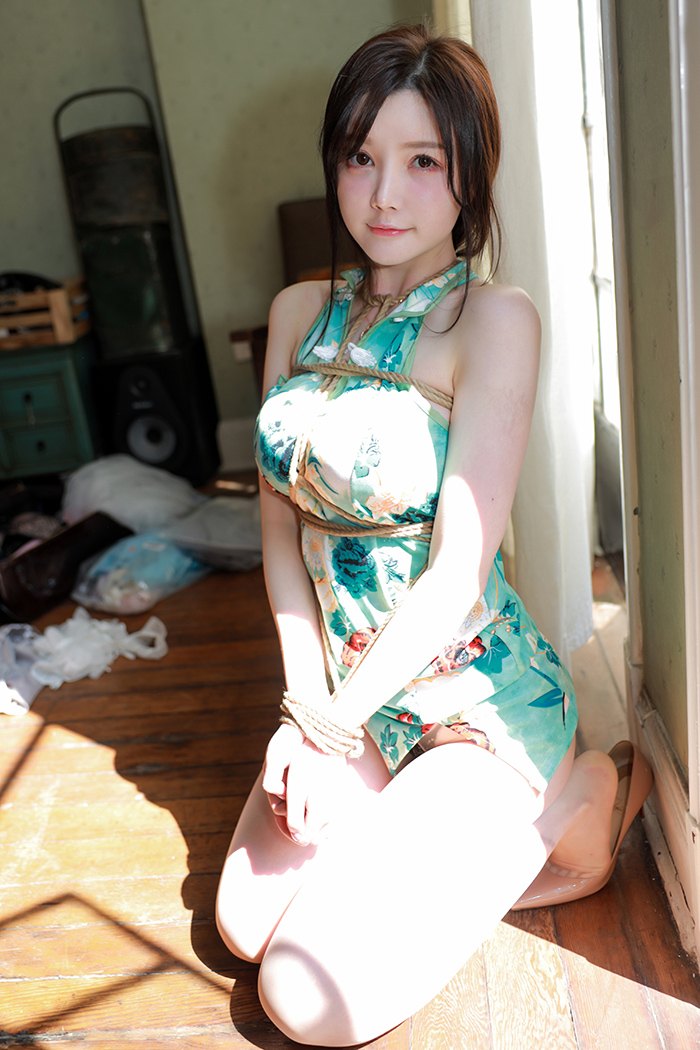[美女图片网]甜美白皙子糯美子娇嫩美体软黏可口高清美女壁纸图片图片