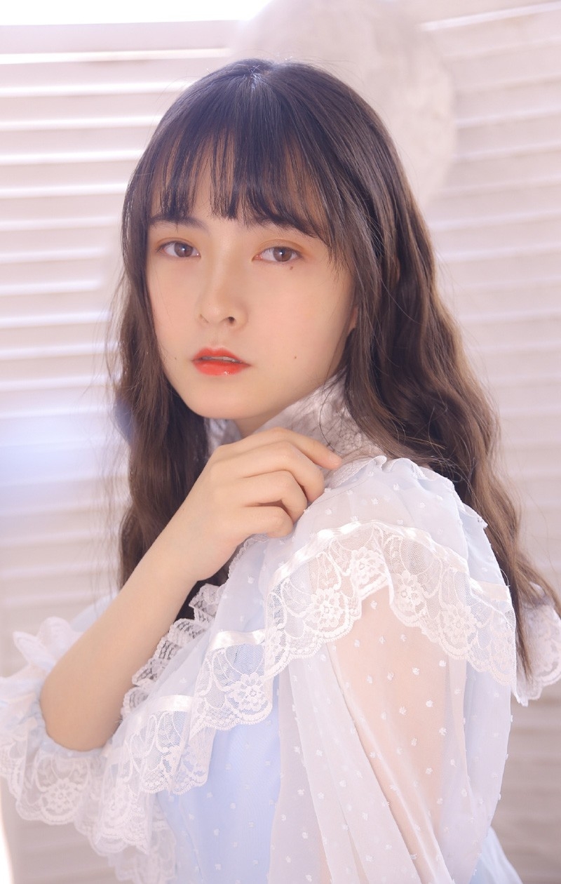黄歆苑图片