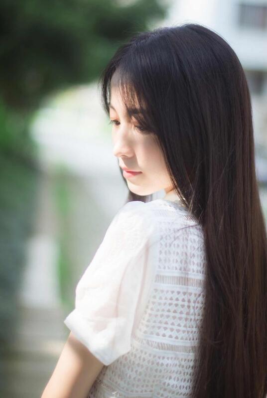 黄歆苑图片