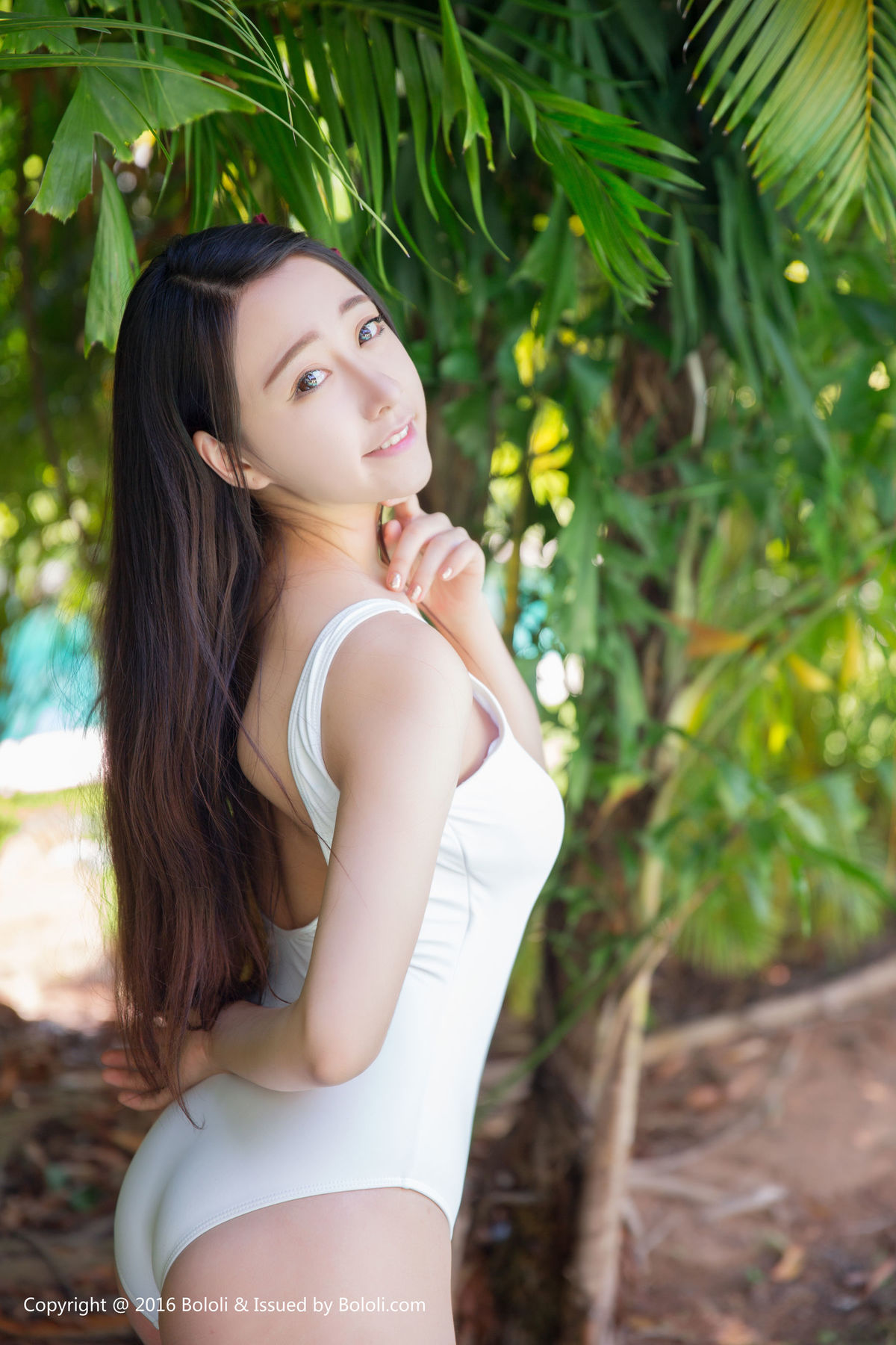 新疆乌鲁木齐美女朵比dobby清凉比基尼纯白浴室篇高清妹妹写真集图片