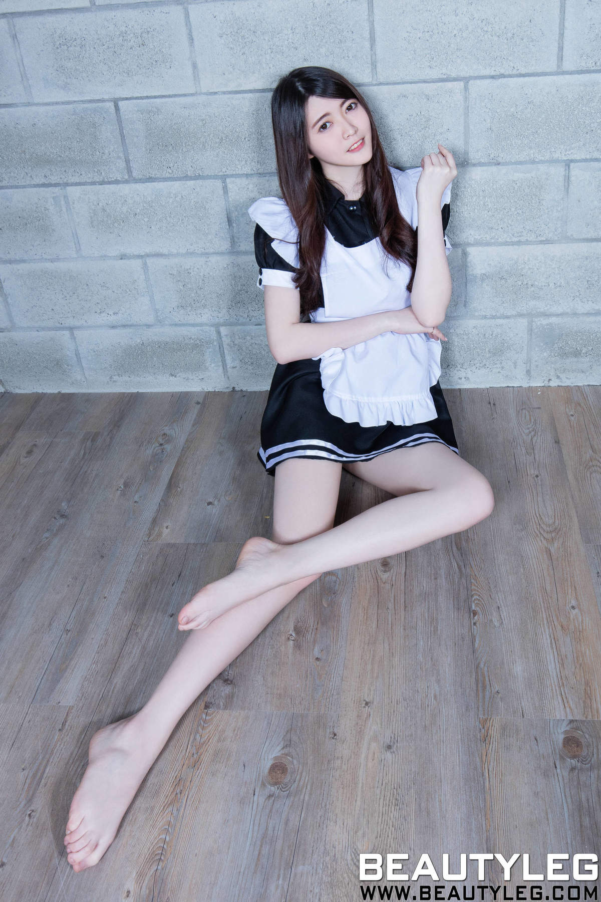 亚洲美女网腿模黄品瑄Brindy黑丝旗袍套裙女仆高清模特美腿写真集图片