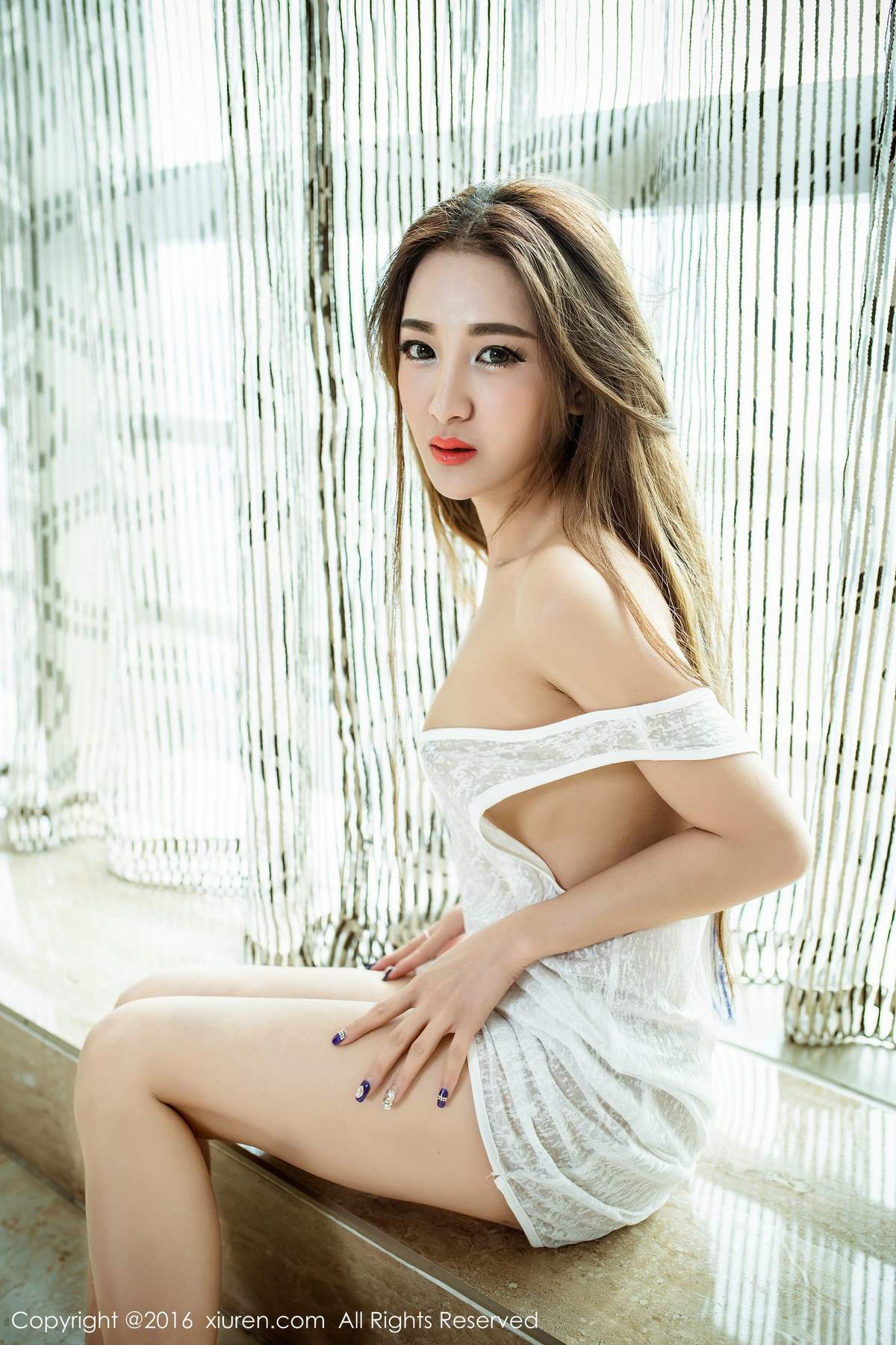 美女梁莹图片