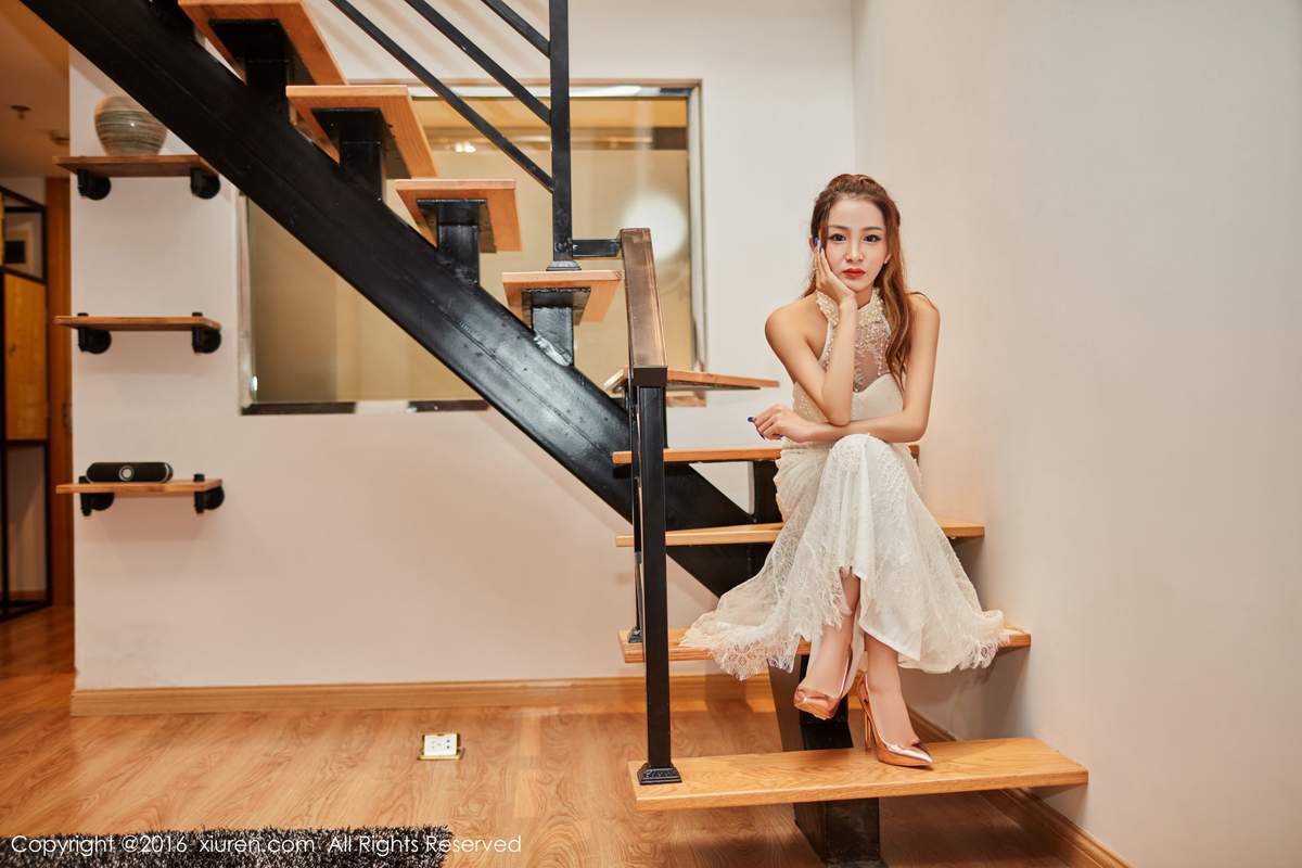 美女梁莹图片