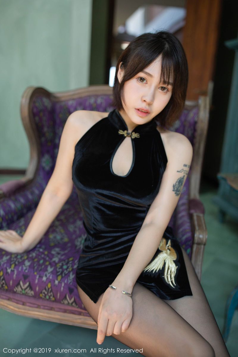 美女艾莉