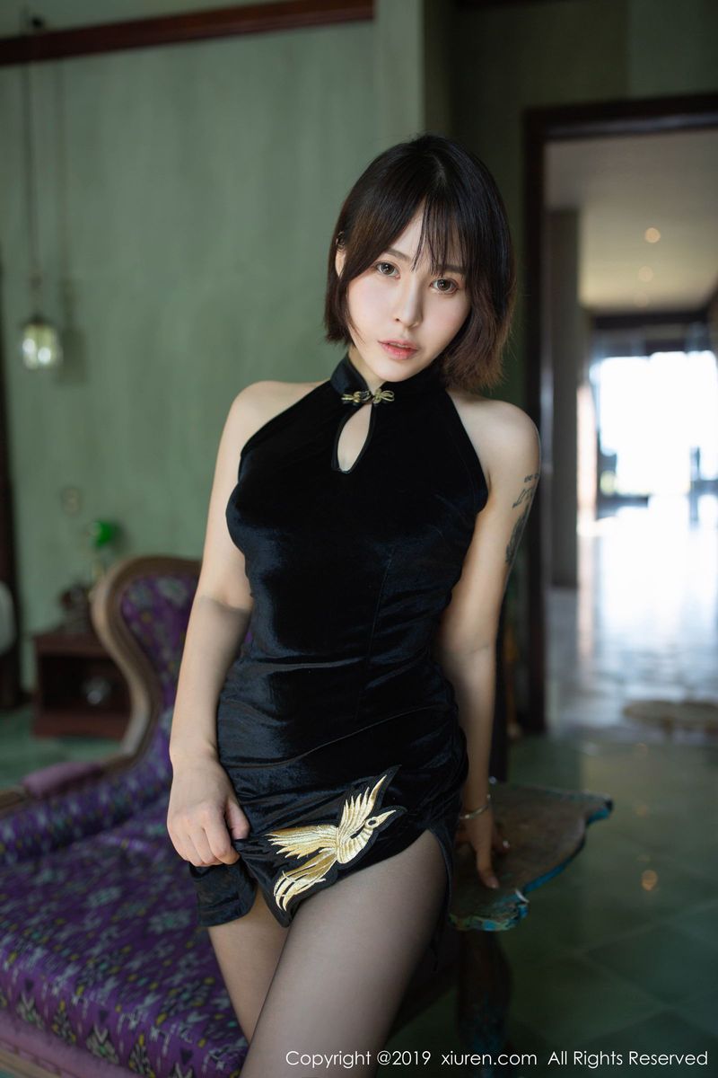 美女艾莉图片