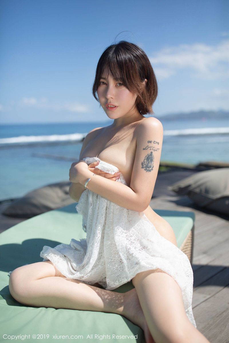 美女艾莉图片
