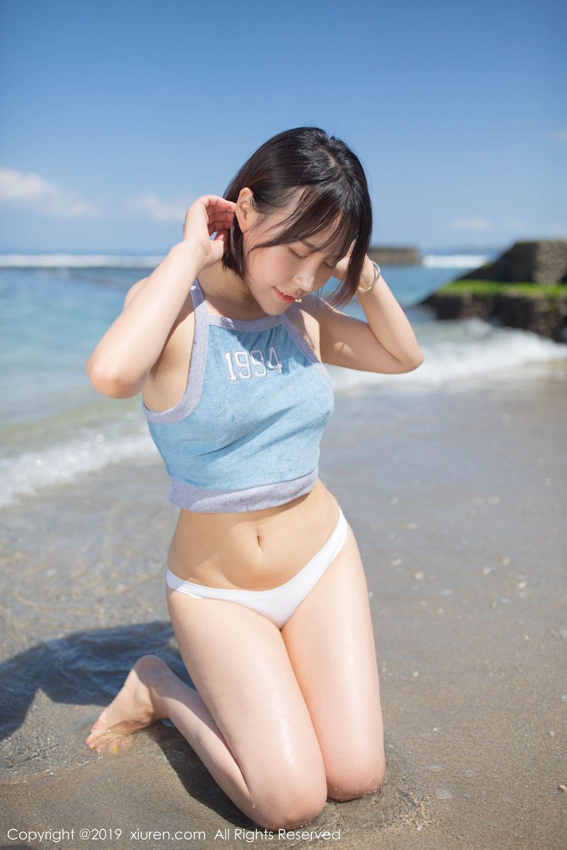 美女艾莉图片