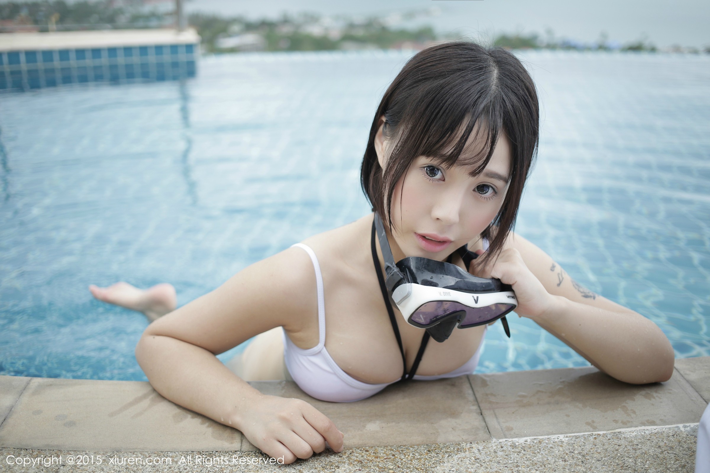 美女艾莉图片