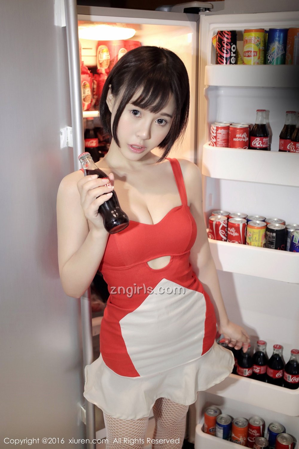 美女艾莉图片