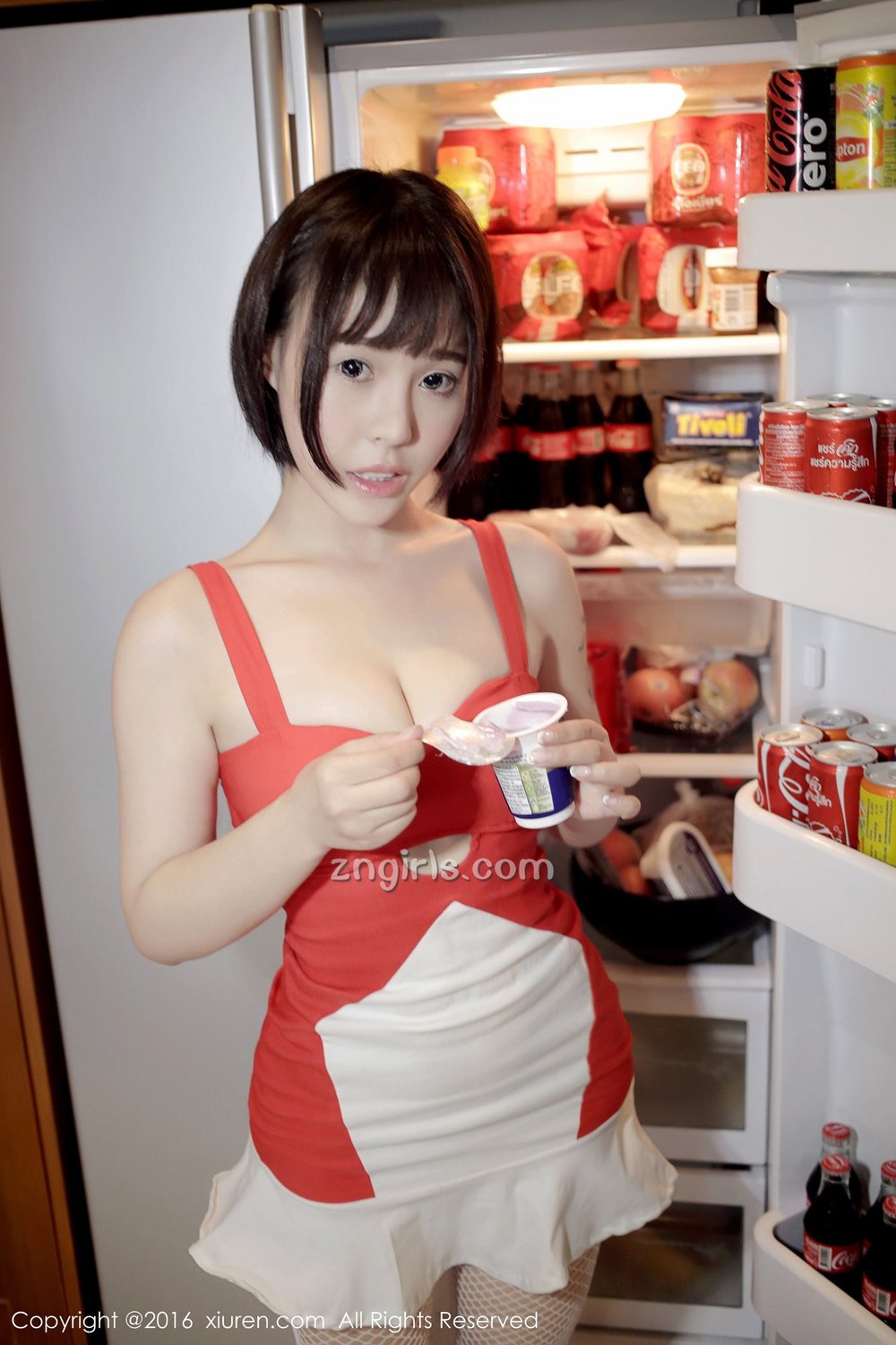 美女艾莉图片
