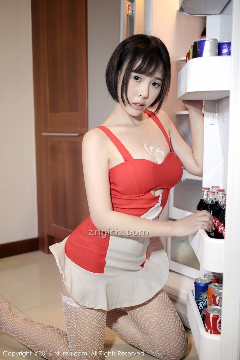 美女艾莉图片