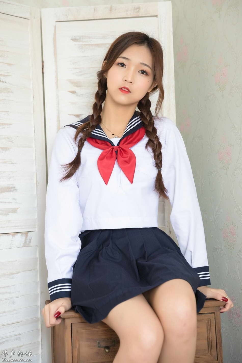 美女艾莉图片
