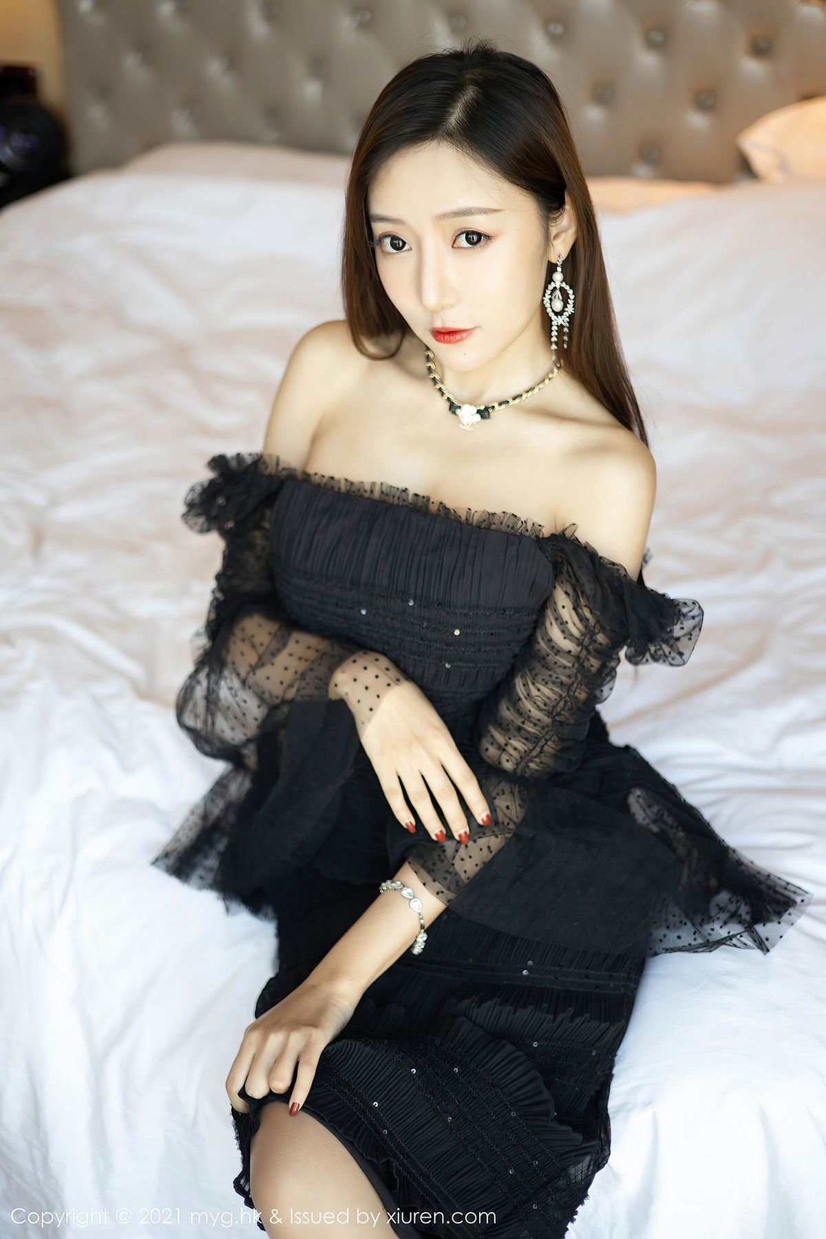 美女169pp王馨瑶yanni-一身黑色高开叉晚礼服高清妹子壁纸图片图片