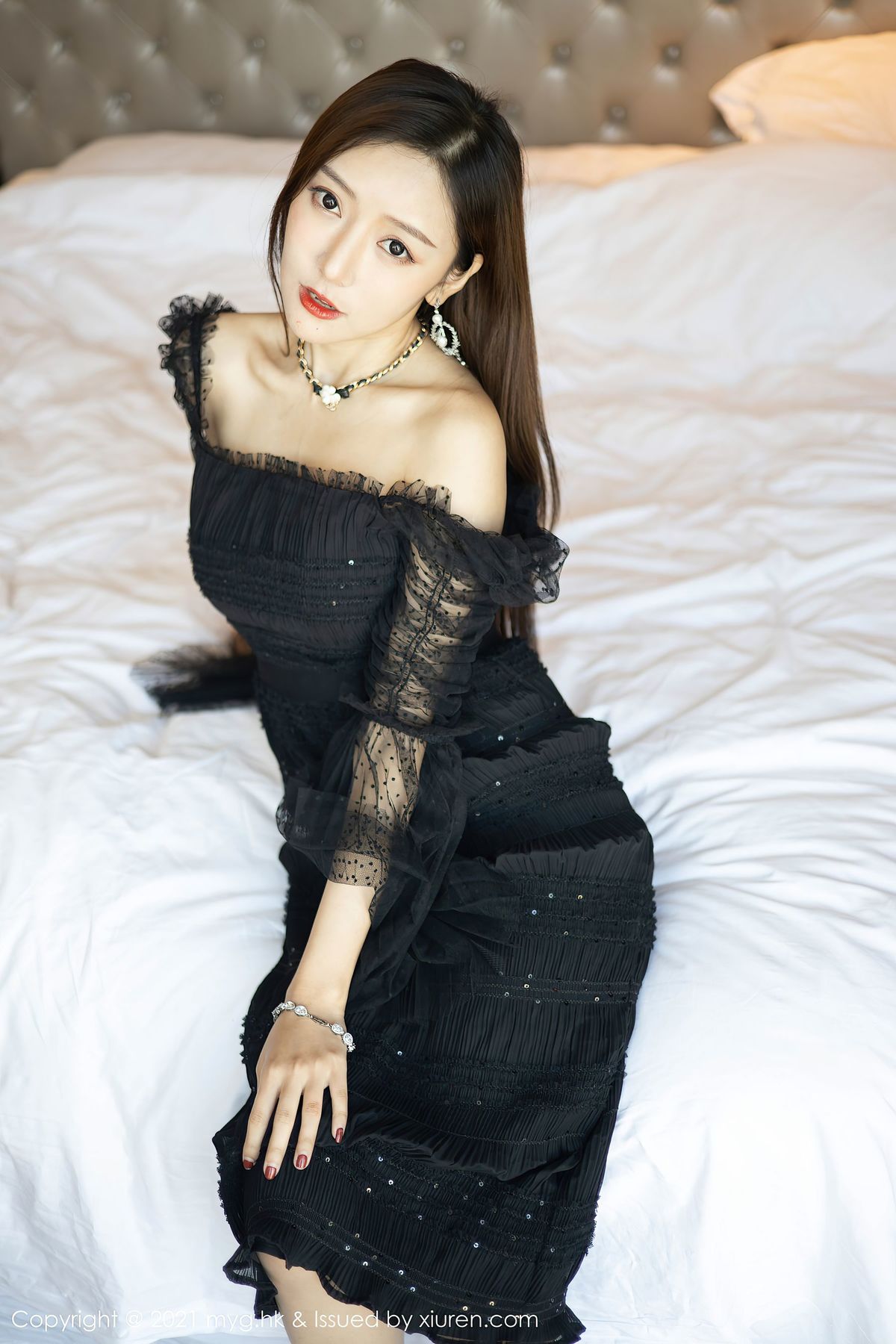美女169pp王馨瑶yanni-一身黑色高开叉晚礼服高清妹子壁纸图片图片