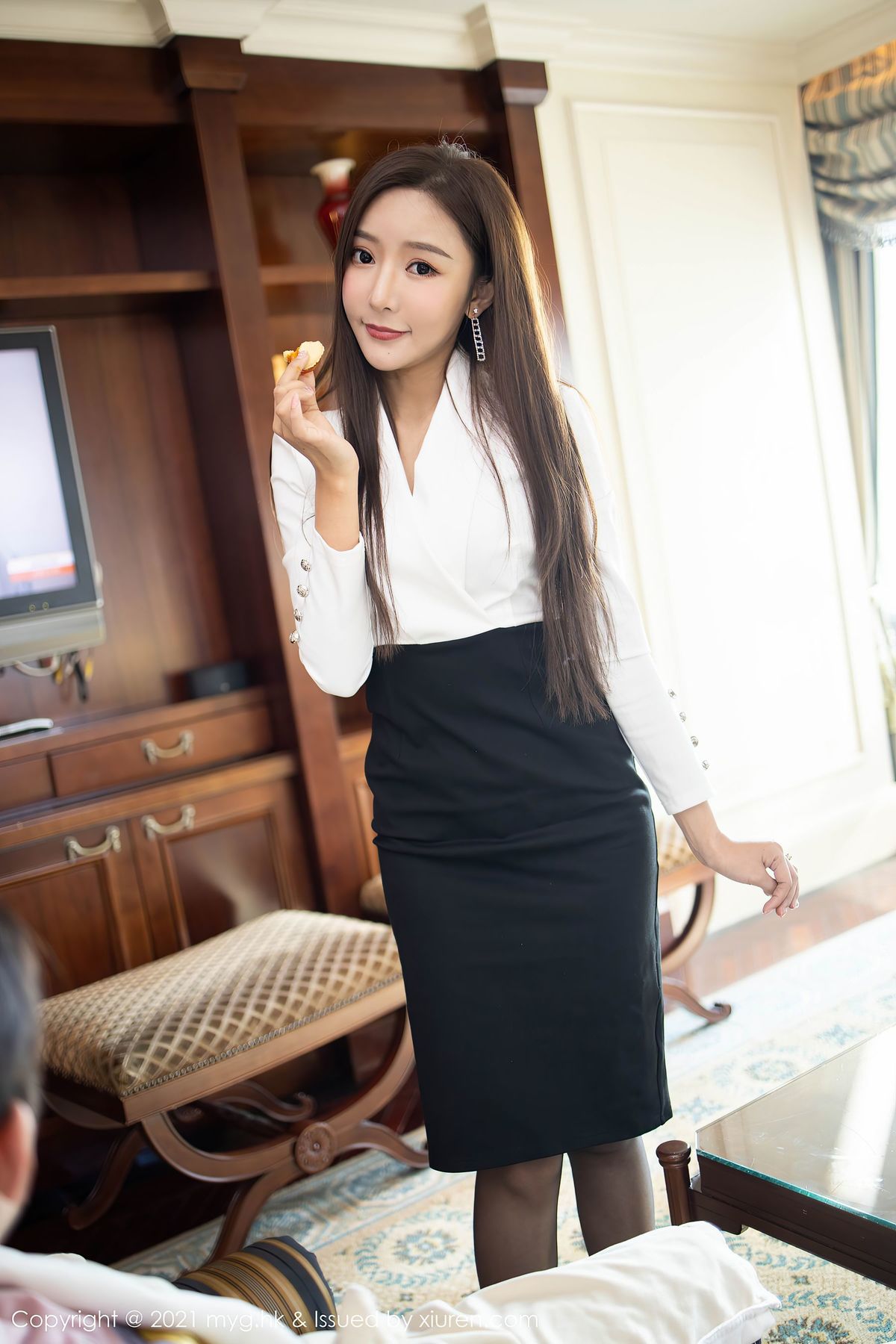 美女169pp王馨瑶yanni-一身黑色高开叉晚礼服高清妹子壁纸图片图片