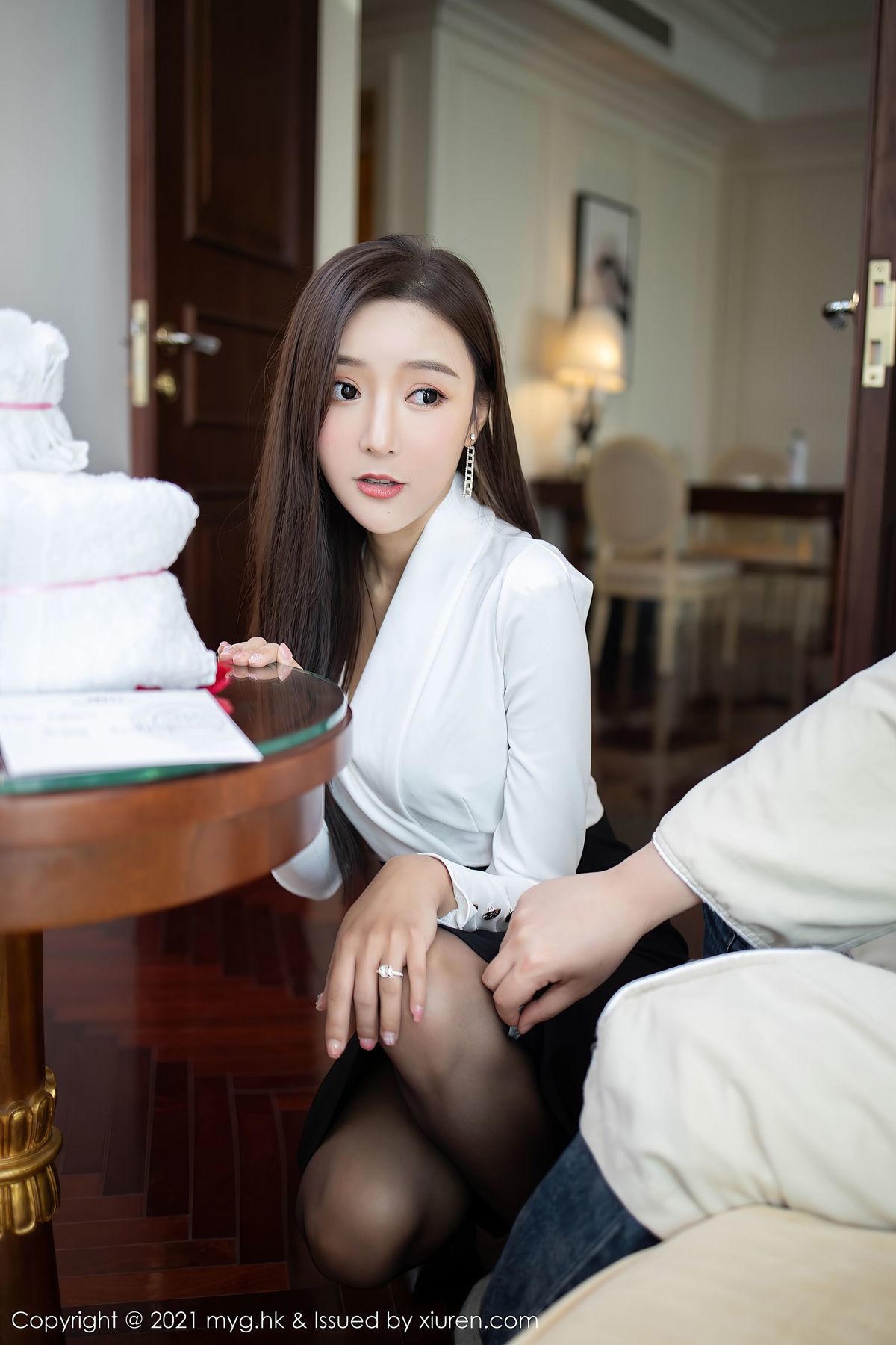 美女169pp王馨瑶yanni-一身黑色高开叉晚礼服高清妹子壁纸图片图片