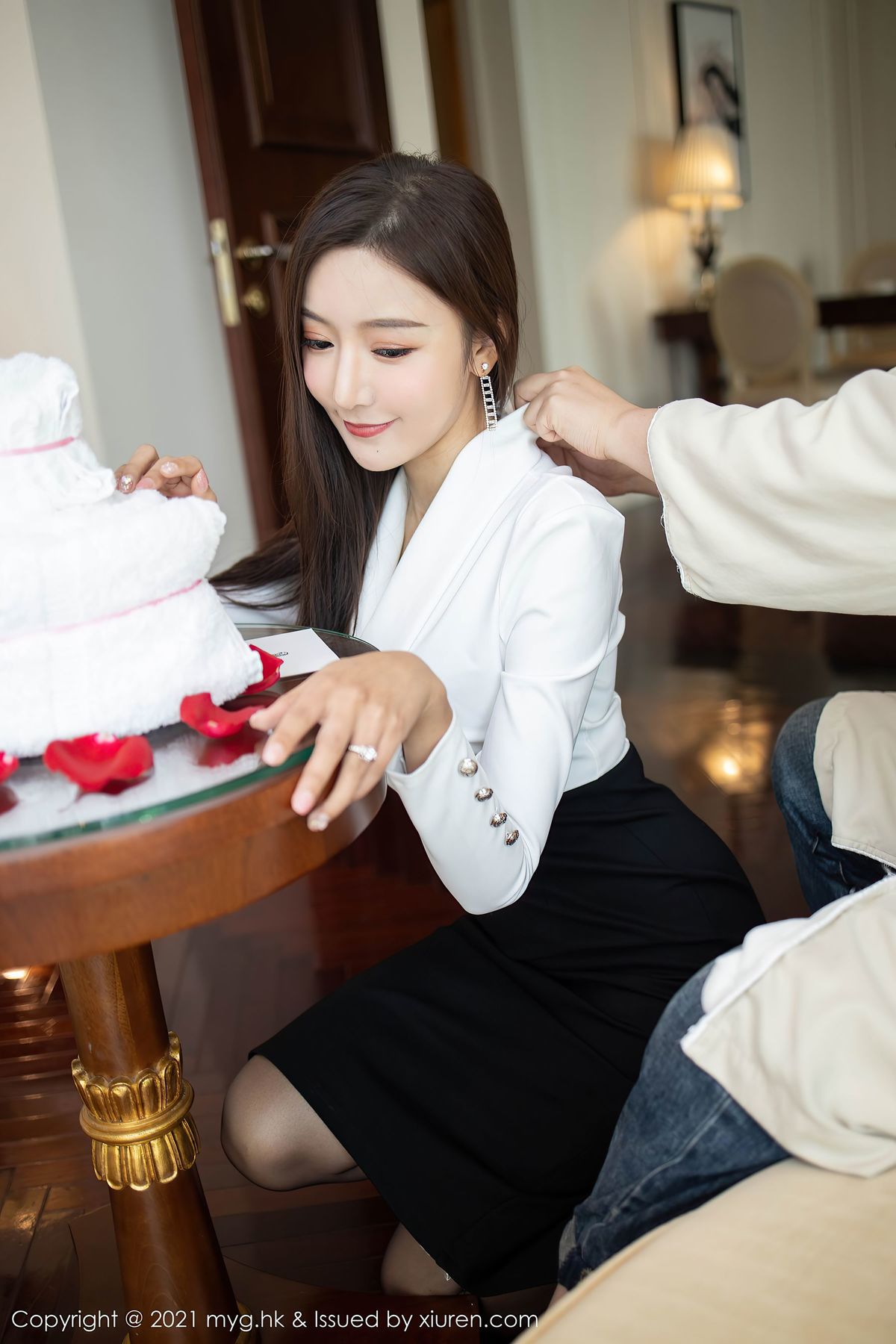 美女169pp王馨瑶yanni-一身黑色高开叉晚礼服高清妹子壁纸图片图片