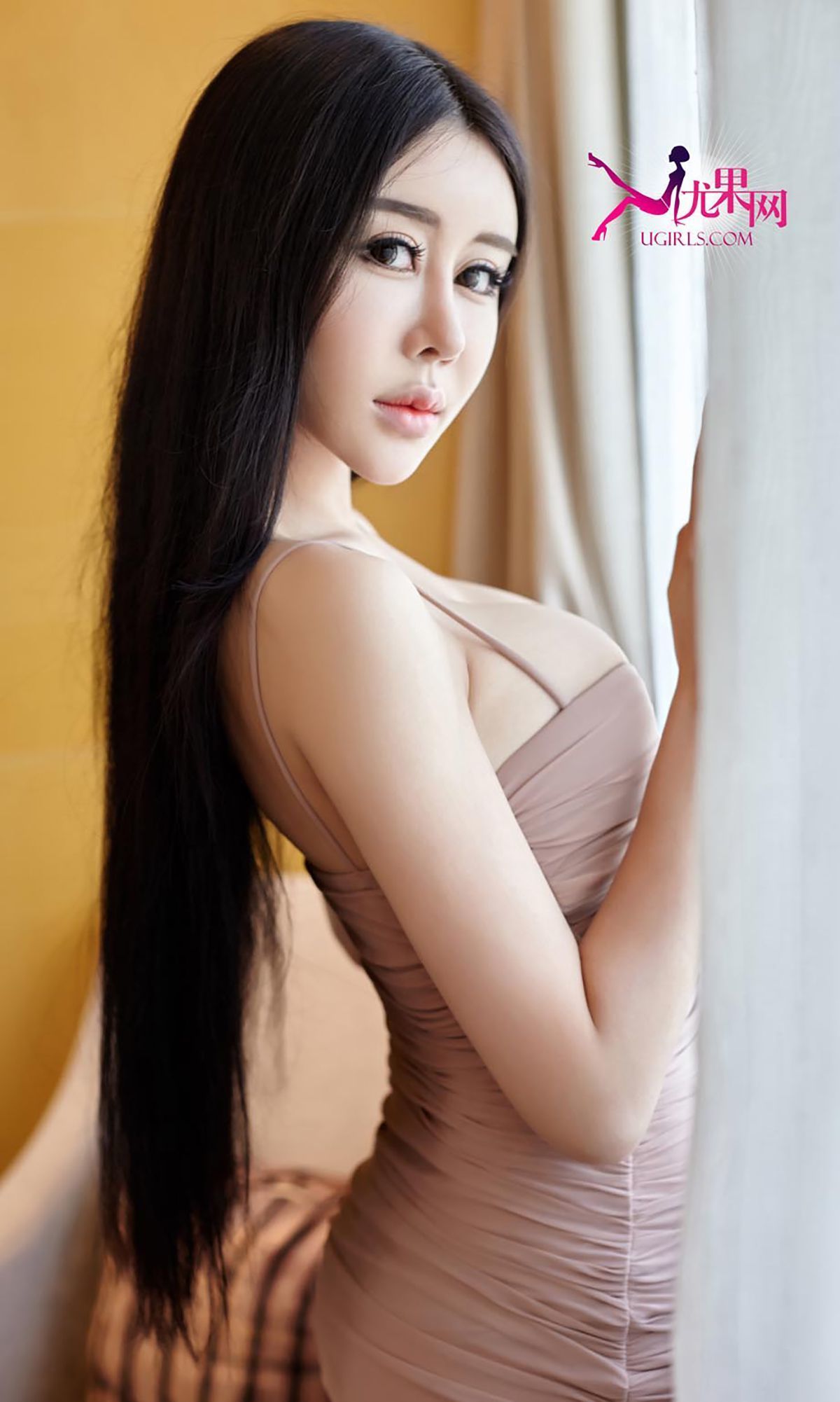 白嫩可爱小美女雪儿美目流盼轻灵动人高清妹子写真集图片