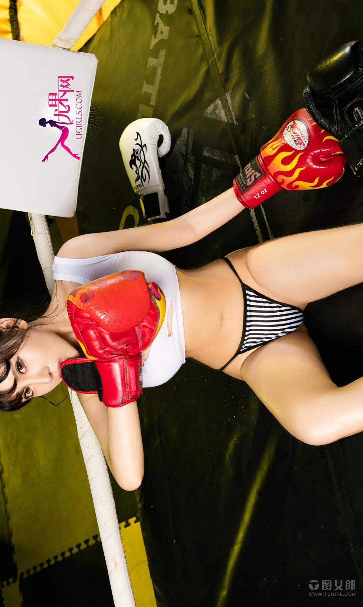 美女杨佩图片