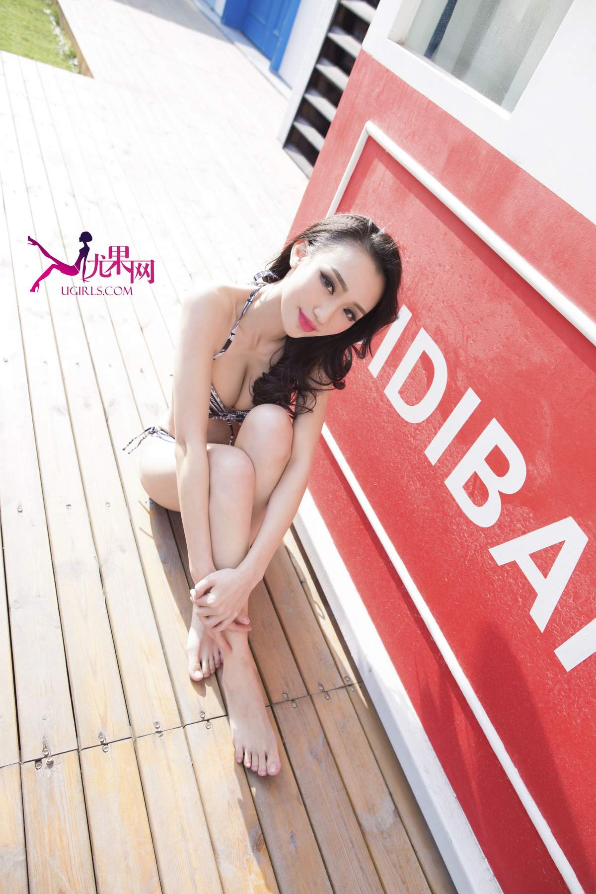 美女小吉图片