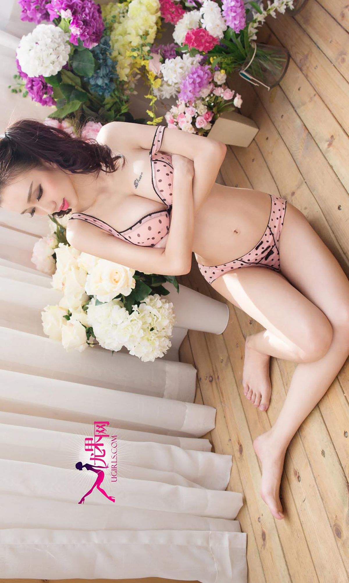 美女小吉图片