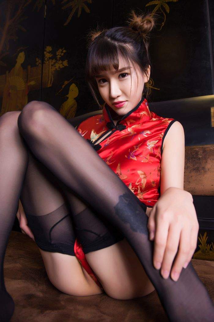 美女满满图片