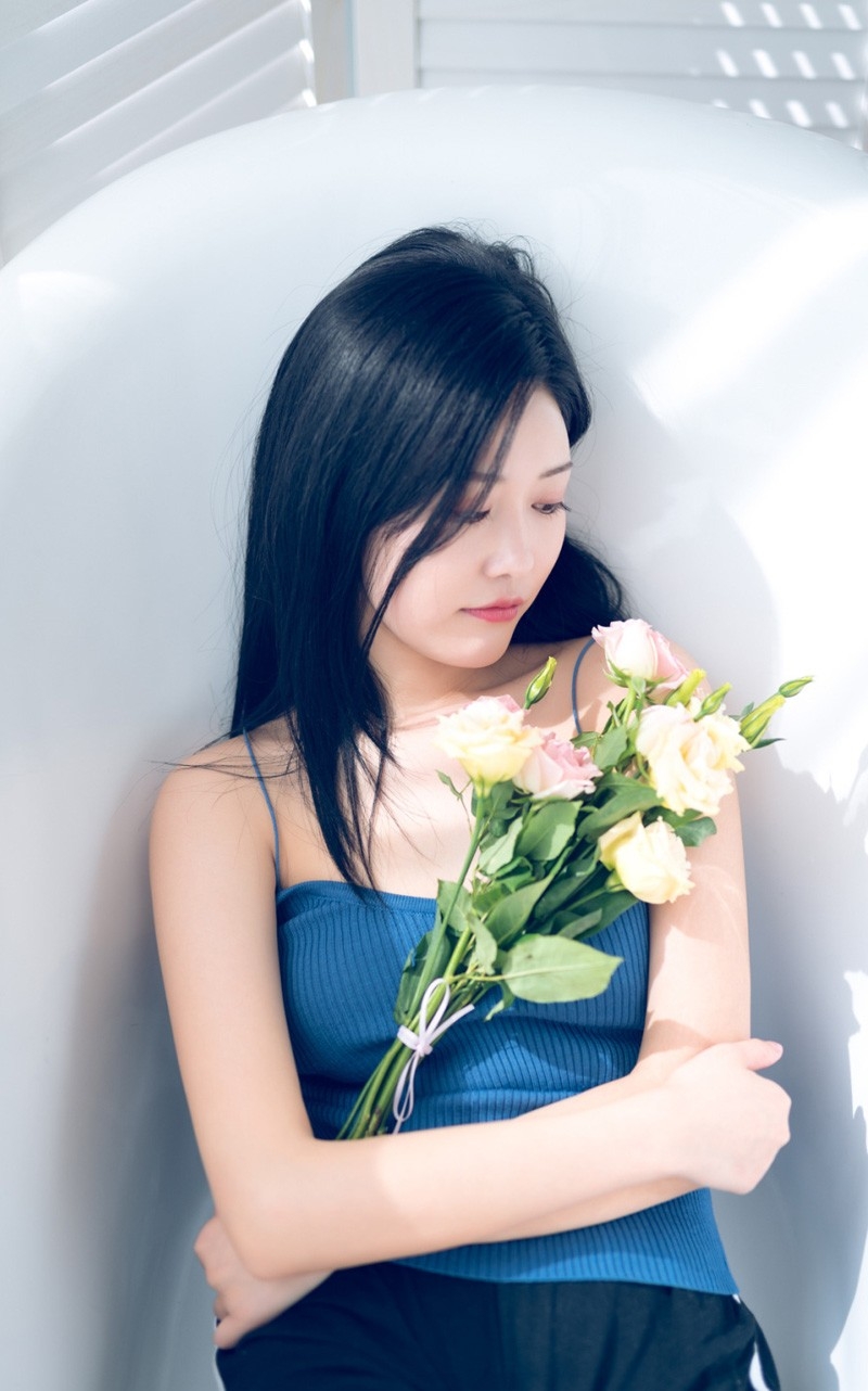 可爱嫩模mm11福利美女123图片105期生活写真集丰满少女沈蜜桃off内衣全身去衣服曝光图片图片