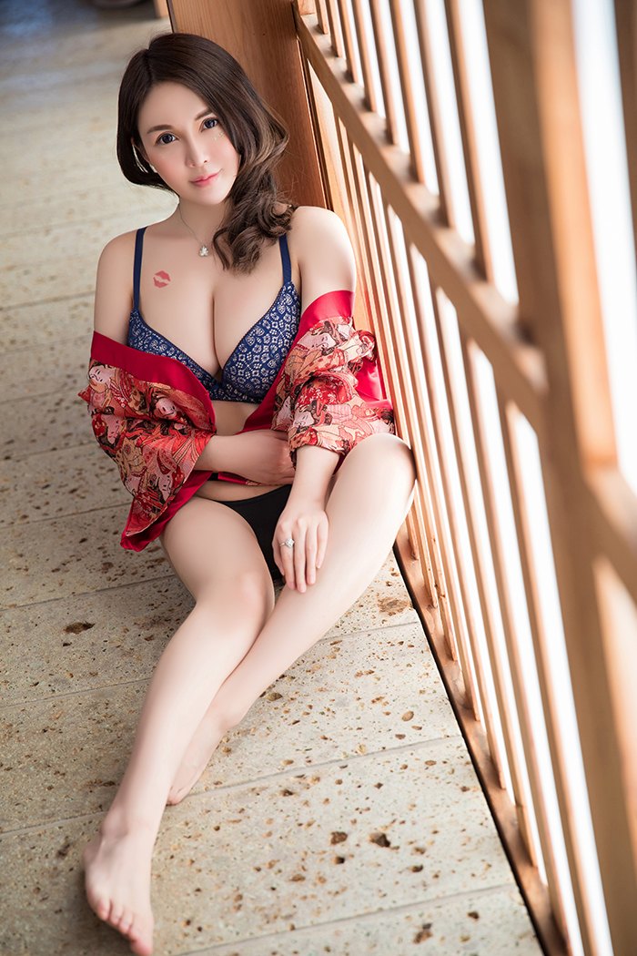 可爱嫩模mm11福利美女123图片105期生活写真集丰满少女沈蜜桃off内衣全身去衣服曝光图片图片