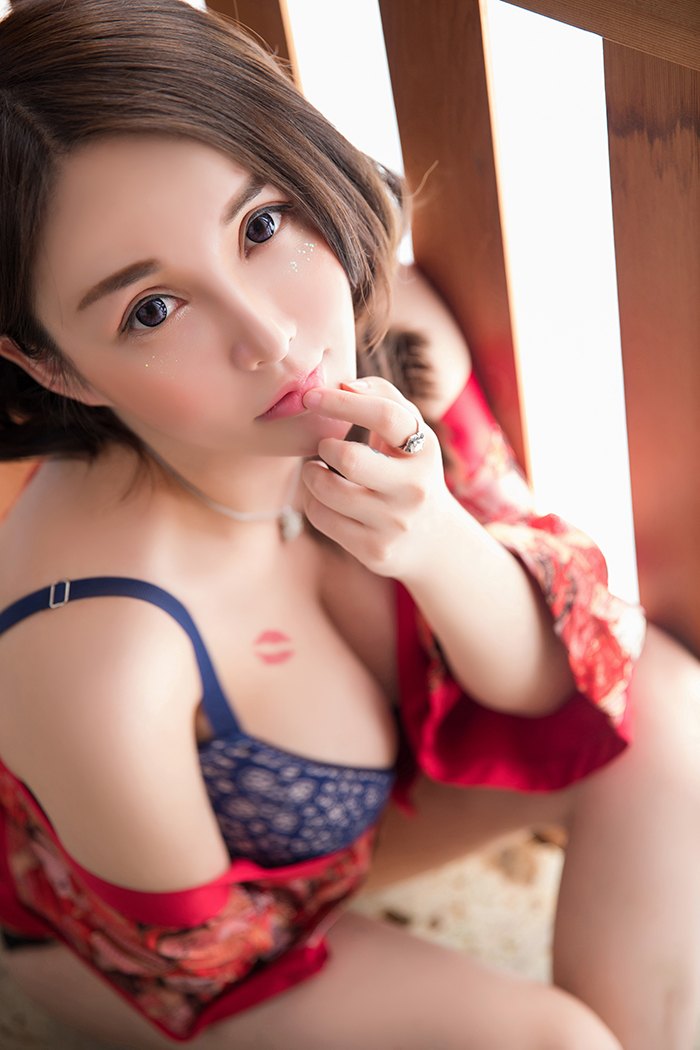 可爱嫩模mm11福利美女123图片105期生活写真集丰满少女沈蜜桃off内衣全身去衣服曝光图片图片