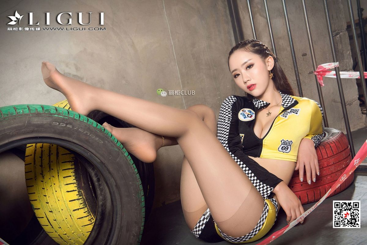 美女然然图片