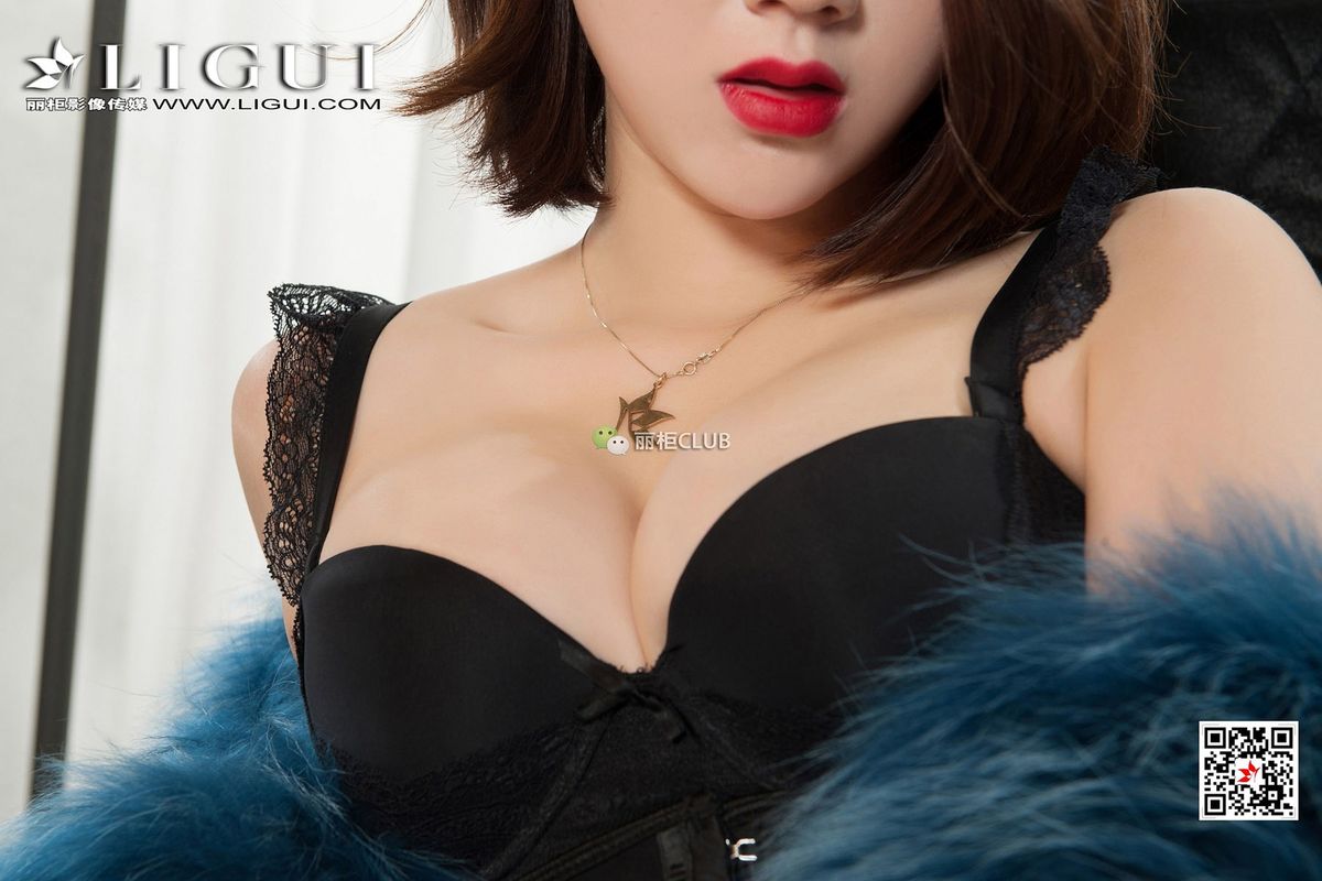 美女然然图片