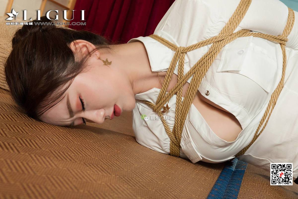 美女然然图片