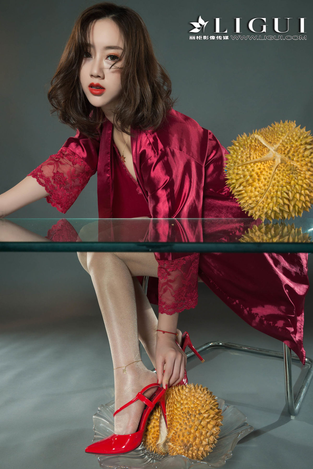 美女然然图片