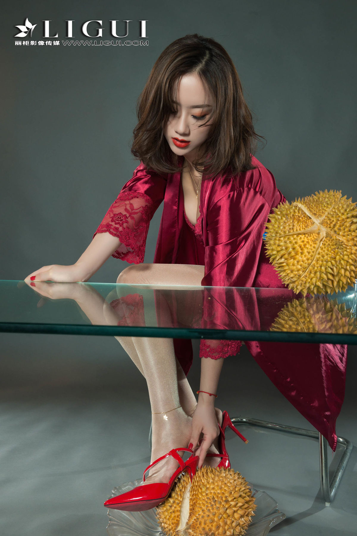 美女然然图片