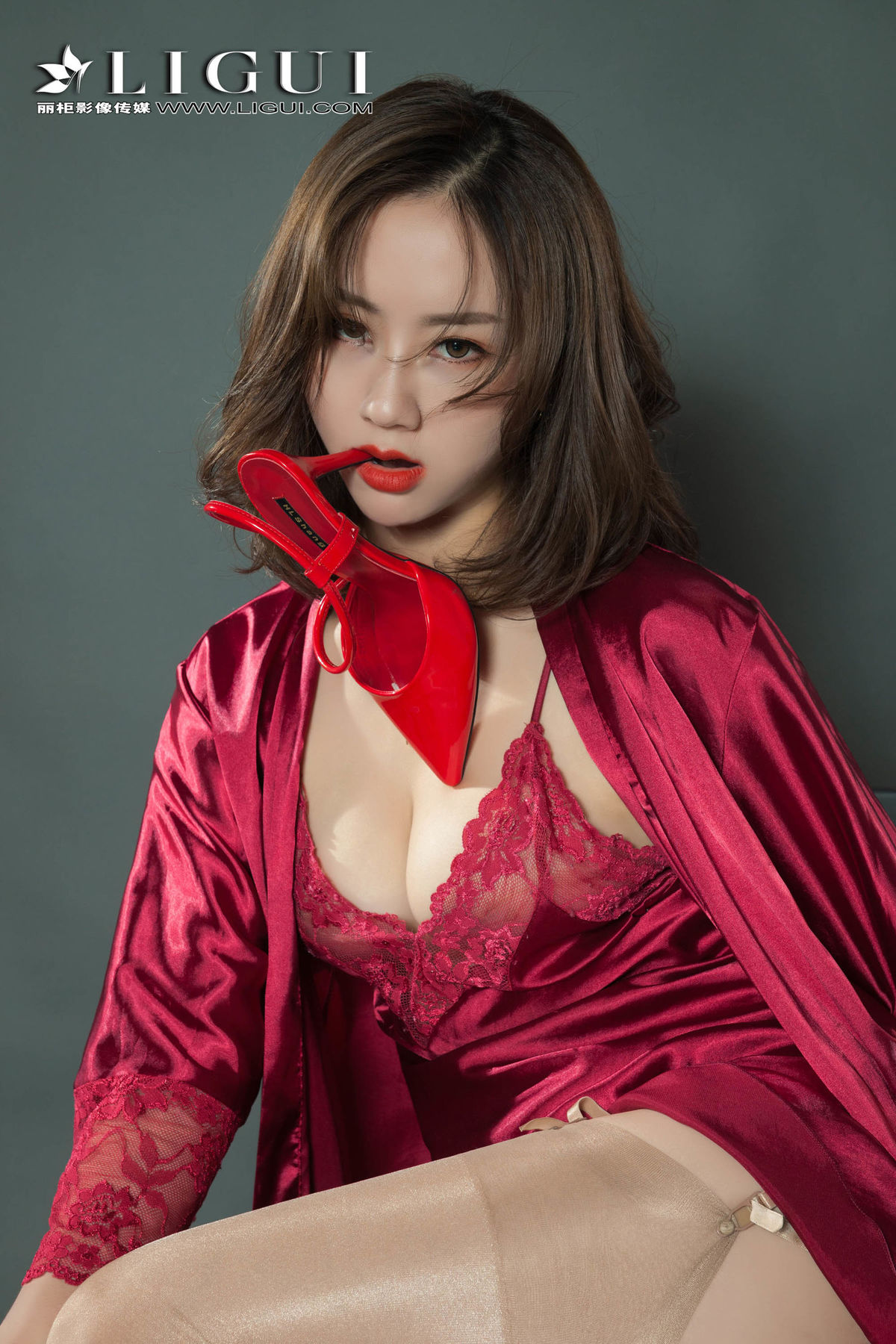 美女然然图片